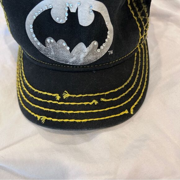 DC Comics Women's Baseball Cap Hat Rhinestones Outlined Batman Logo For Ages 14+ - Picture 3 of 9
